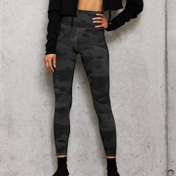 Athleta Pants - ATHLETA Black Camo Contender PowerLift 7/8 Leggings